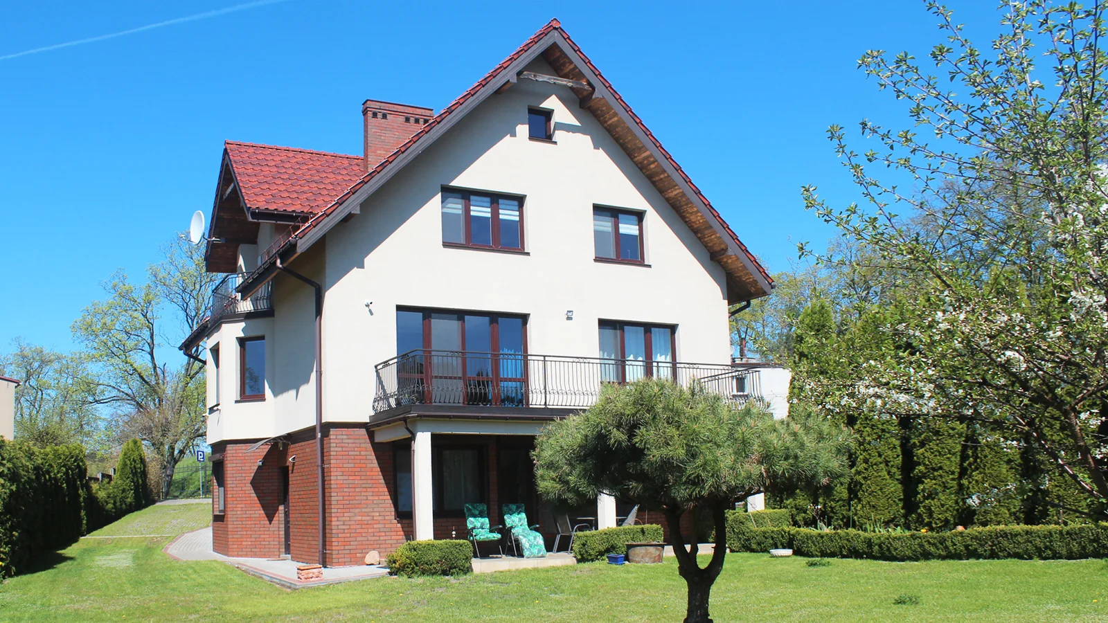 Pokoje gościnne na Wodnej – dom z ogrodem